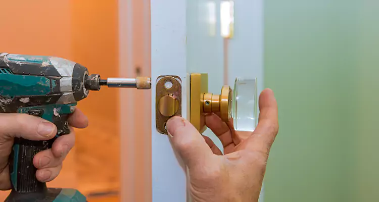 Broken Door Knob Fix in Cape Coral, FL