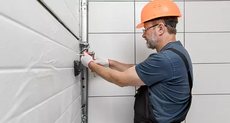 Emergency Garage Door Repair in Cape Coral, FL