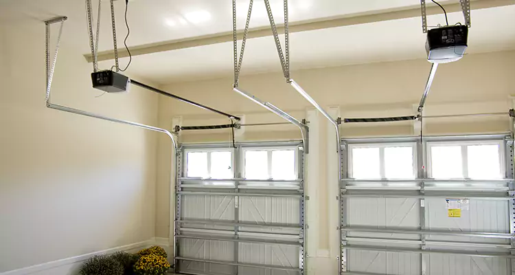 Residential Emergency Garage Door Repair in Cape Coral, FL